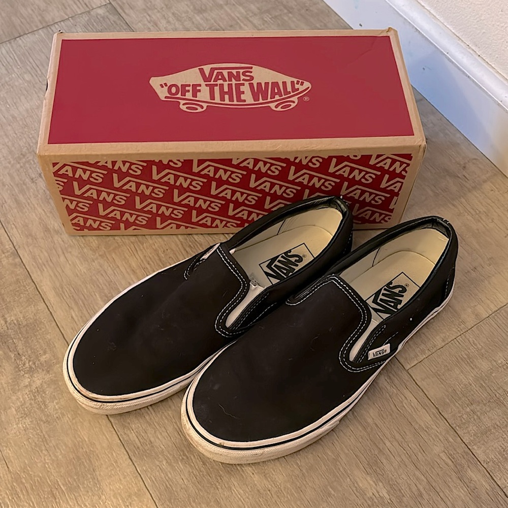 Vans slip on black shoes - Picture 1 of 3